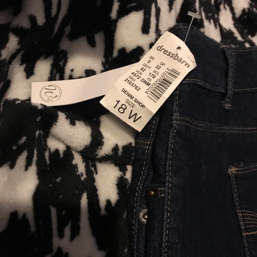 Dress Barn NWT Westport Signature Fit Skinny Dark Wash Jeans in 18W - HOST PICK! - Picture 8 of 9